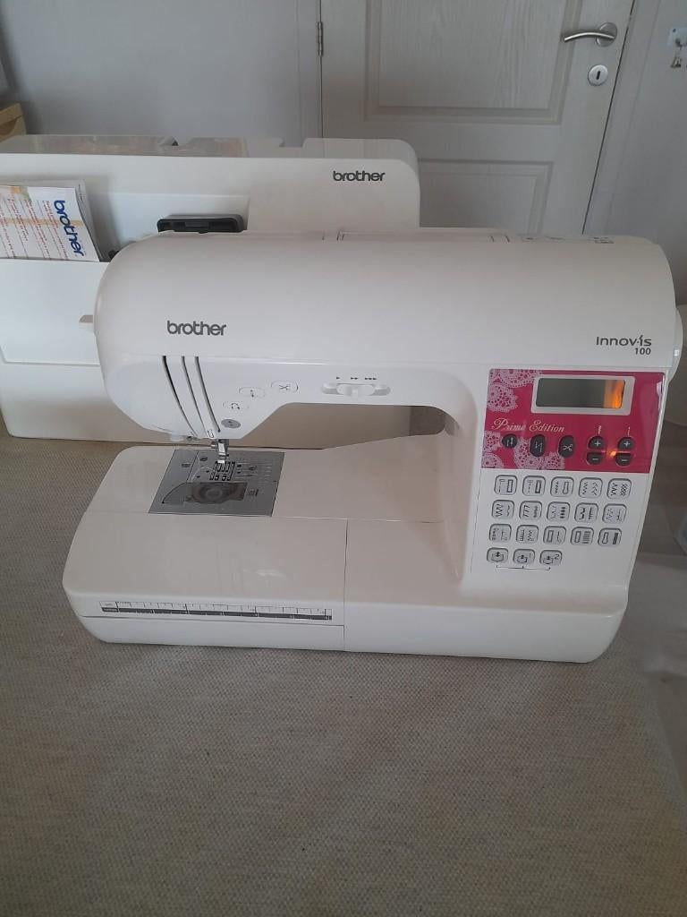 Naaimachine Brother Innovis 100, Hobby & Loisirs créatifs, Machines à coudre & Accessoires, Enlèvement, Comme neuf, Machine à coudre