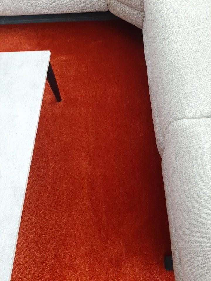 Nieuw tapijt,kleur henna., Tickets en Kaartjes, Kortingen en Cadeaubonnen