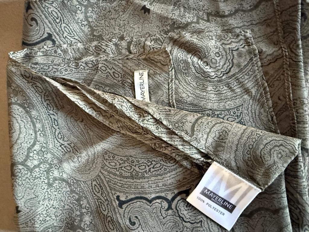 Nieuwe sjaal Mayerline grijze tinten, Kleding | Dames, Mutsen, Sjaals en Handschoenen, Mayerline, Ophalen of Verzenden, Nieuw