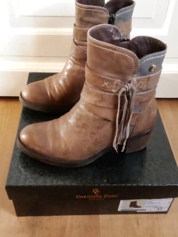 Laarzen Christina Capo 37/38, Ophalen of Verzenden, Zo goed als nieuw, Bruin, Lage of Enkellaarzen