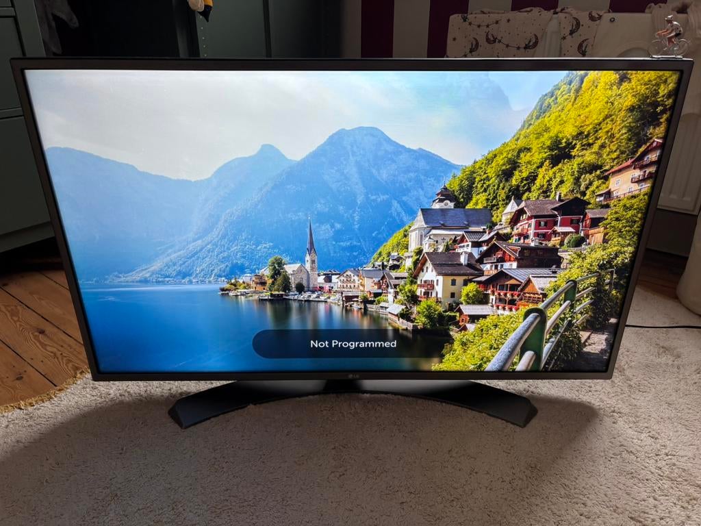 43’ LG UHD TV, model 43UH668V, 50 Hz, LCD, Enlèvement, Utilisé