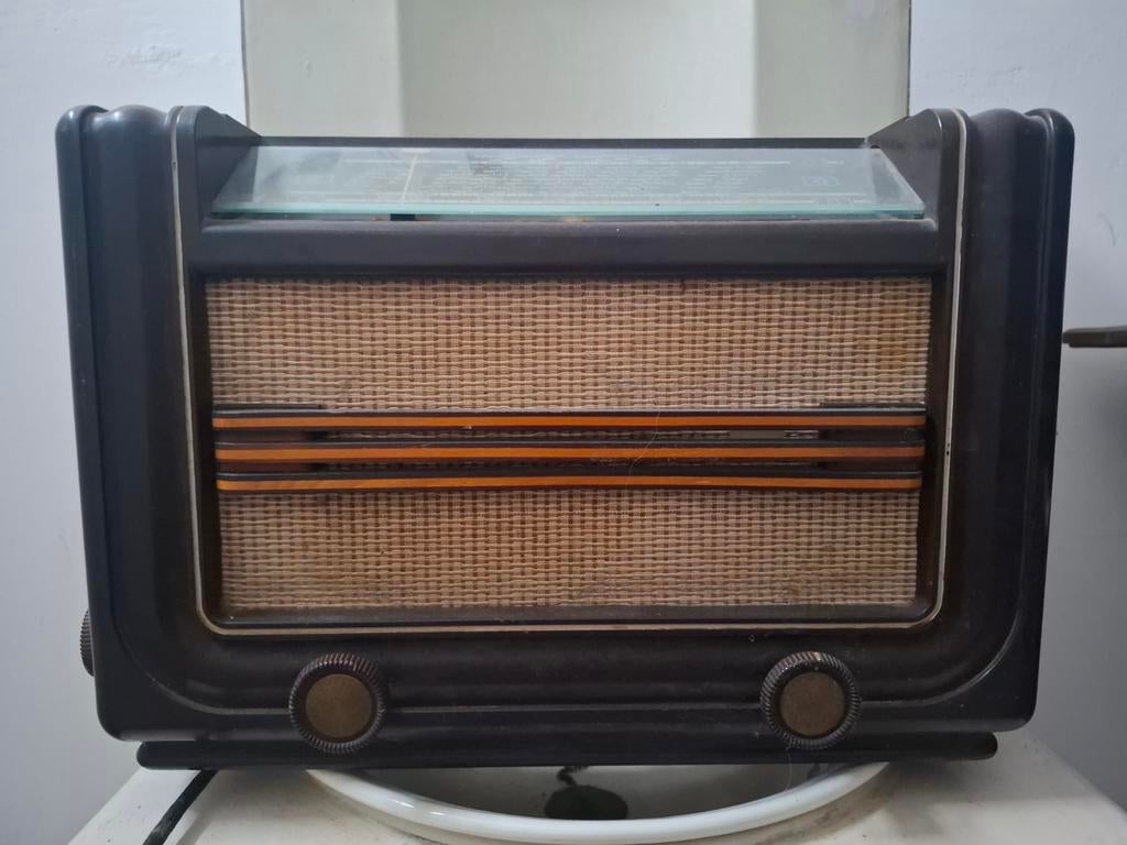 Vintage antiek radio bakeliet werkend, Antiek en Kunst, Antiek | Tv's en Audio, Ophalen of Verzenden