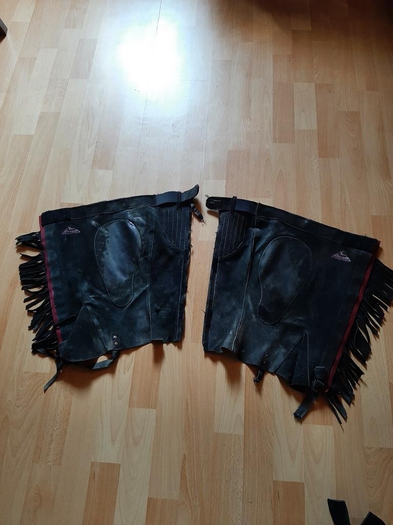 LES GARS, Animaux & Accessoires, Enlèvement, Comme neuf, Western, Femmes