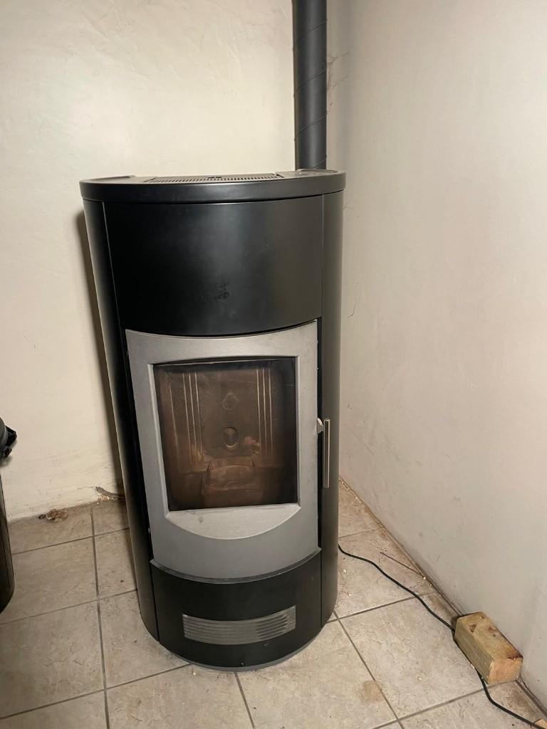 Pelletkachel PIAZETTE P163T Zwart, Autres carburants, Enlèvement, Utilisé, Poêle à granulés