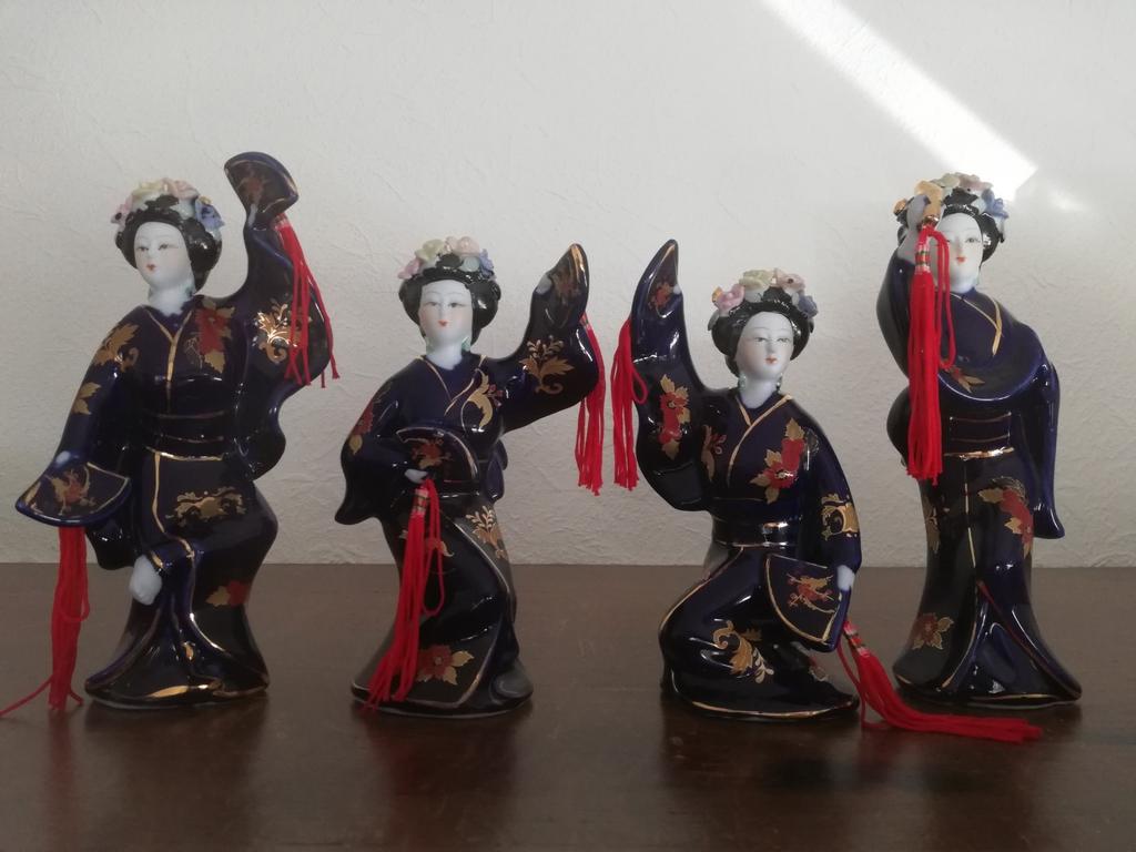 Figurines de geisha en porcelaine., Antiquités & Art, Enlèvement ou Envoi
