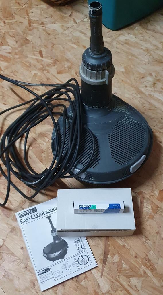 Vijverpomp Hozelock easyclear 3000 + nieuwe 5 watt UVClamp!, Tuin en Terras, Vijver-toebehoren, Gebruikt, Vijverfilter, Ophalen