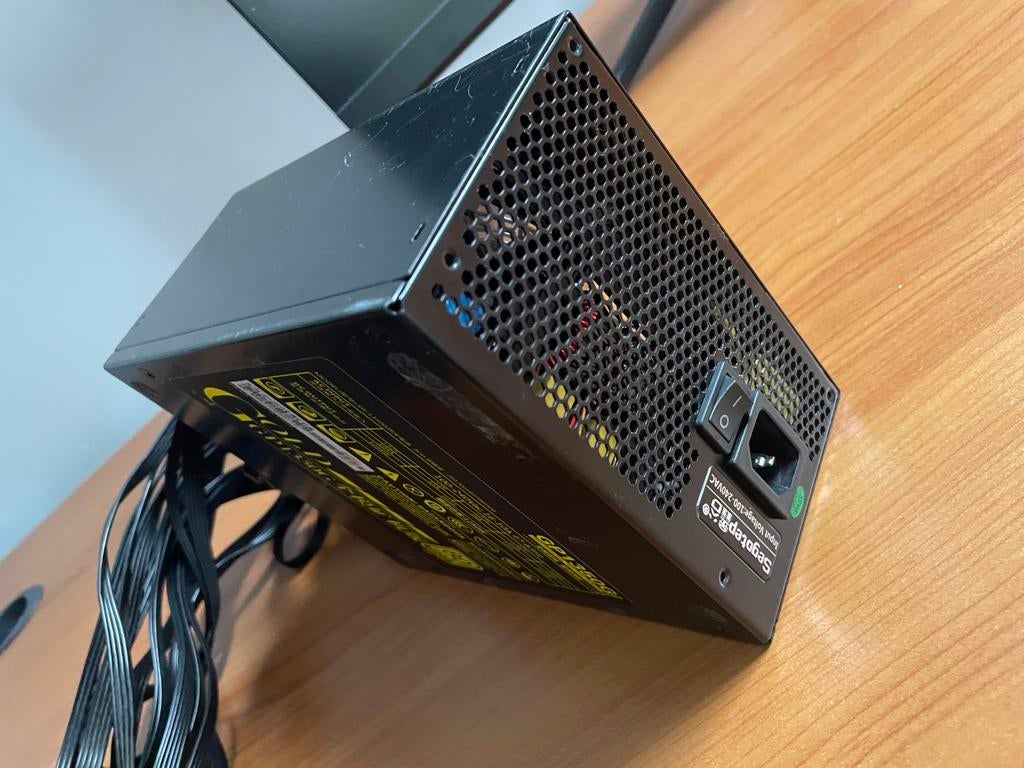 Seagate GP1350G 1250w 80+ gouden voeding, Ophalen, Gebruikt