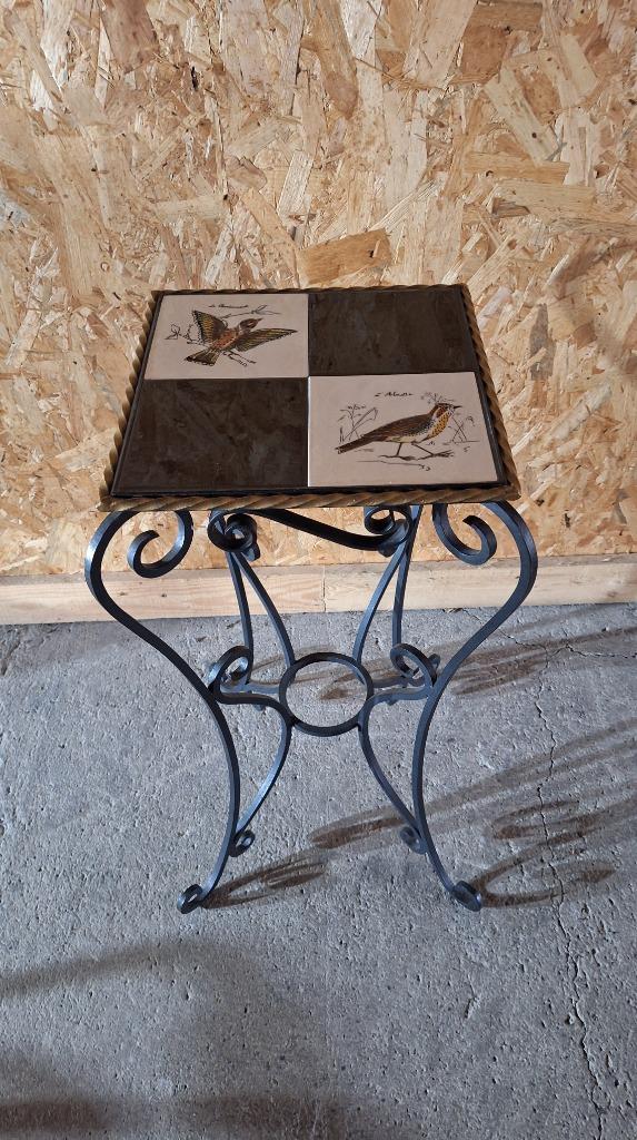 Belgische handgemaakte keramische smeedijzeren bijzettafel., Ophalen