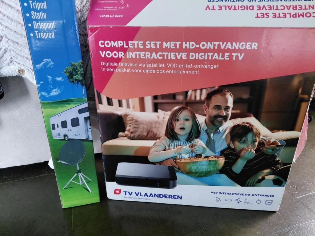 Satellietantenne te koop, Caravans en Kamperen, Ophalen, Zo goed als nieuw
