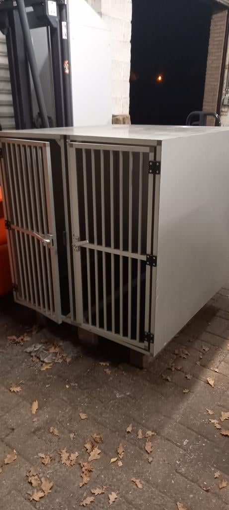 Hundos autobench 2 honden., Dieren en Toebehoren, Hondenbenches, Ophalen