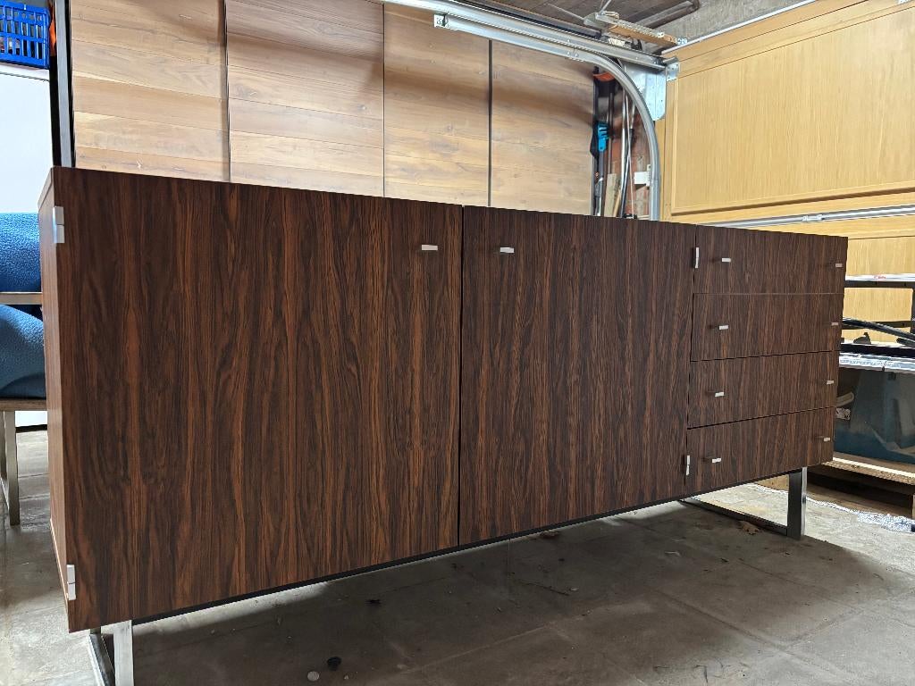 Vintage dressoir / sideboard Pierre Guariche voor Meurop, Huis en Inrichting, Kasten | Dressoirs, Ophalen, Overige materialen