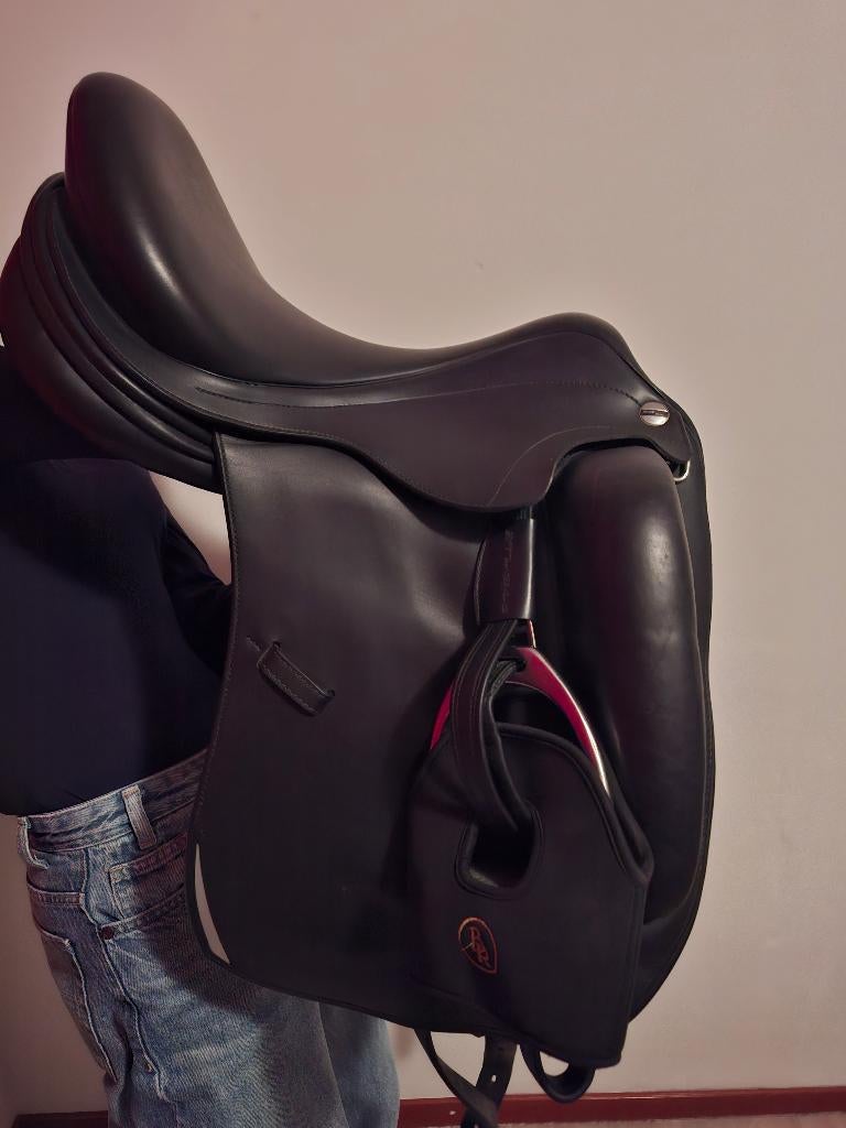 Erreplus Freestyle DF dressuurzadel, 17/34., Animaux & Accessoires, Chevaux & Poneys | Selles, Comme neuf, Dressage, Enlèvement ou Envoi