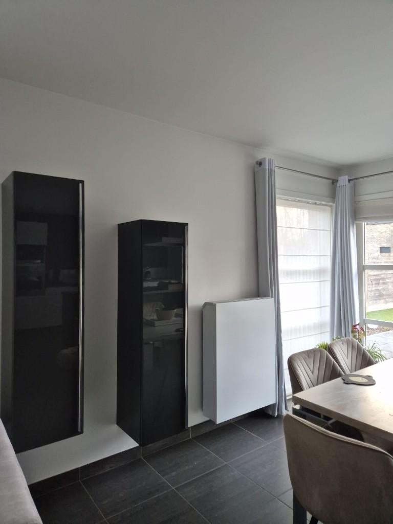 design grijs gelakte hangkast x2 65€/kast, Huis en Inrichting, Kasten | Buffetkasten, Ophalen, Minder dan 50 cm, 100 tot 150 cm