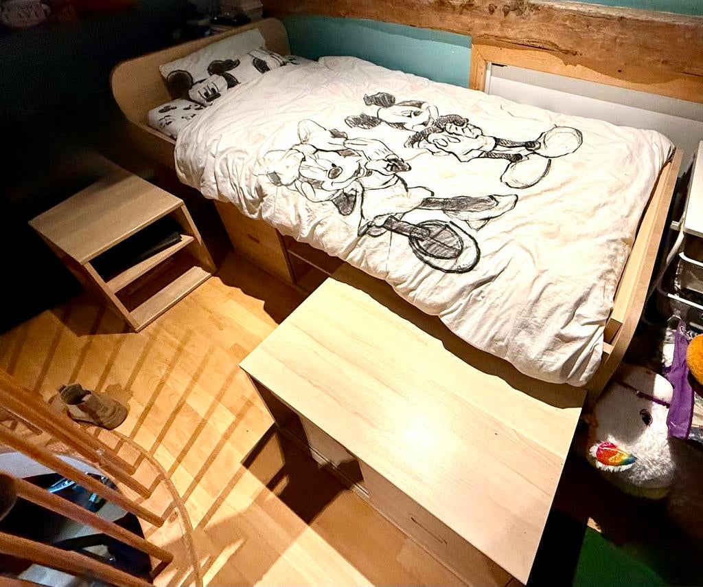 Lit en pin 1 personne avec rangements intégrés, Enfants & Bébés, Chambre d'enfant | Lits, 180 cm ou plus, 85 à 100 cm, Comme neuf