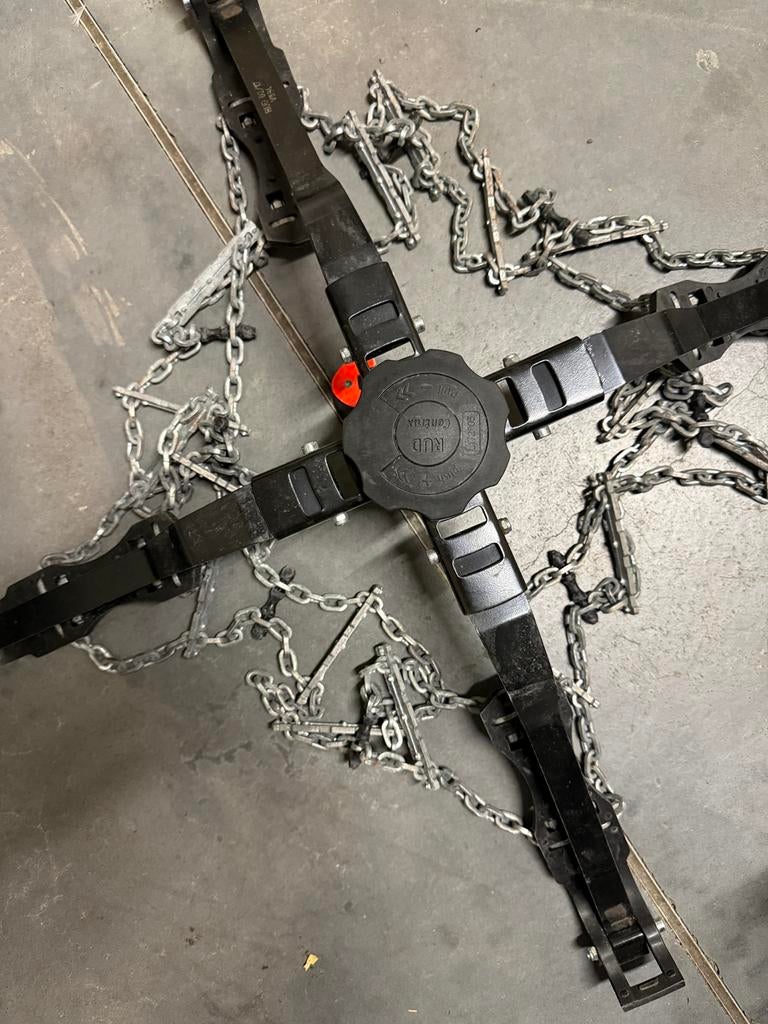 Volvo sneeuwkettingen, Auto diversen, Sneeuwkettingen, Ophalen, Zo goed als nieuw