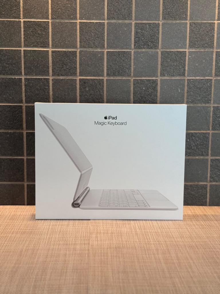 Ipad Magic Keyboard 11 inch, Computers en Software, Tablet-hoezen, Ophalen, Zo goed als nieuw, 11 inch, Apple