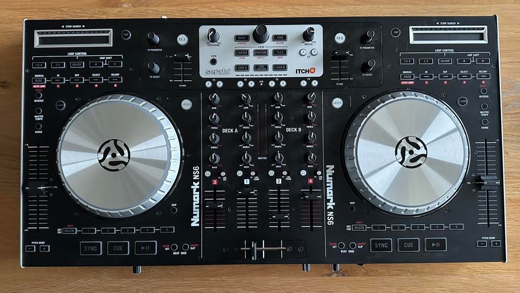 Numark NS6 in perfecte staat, Musique & Instruments, DJ sets & Platines, Numark, Enlèvement