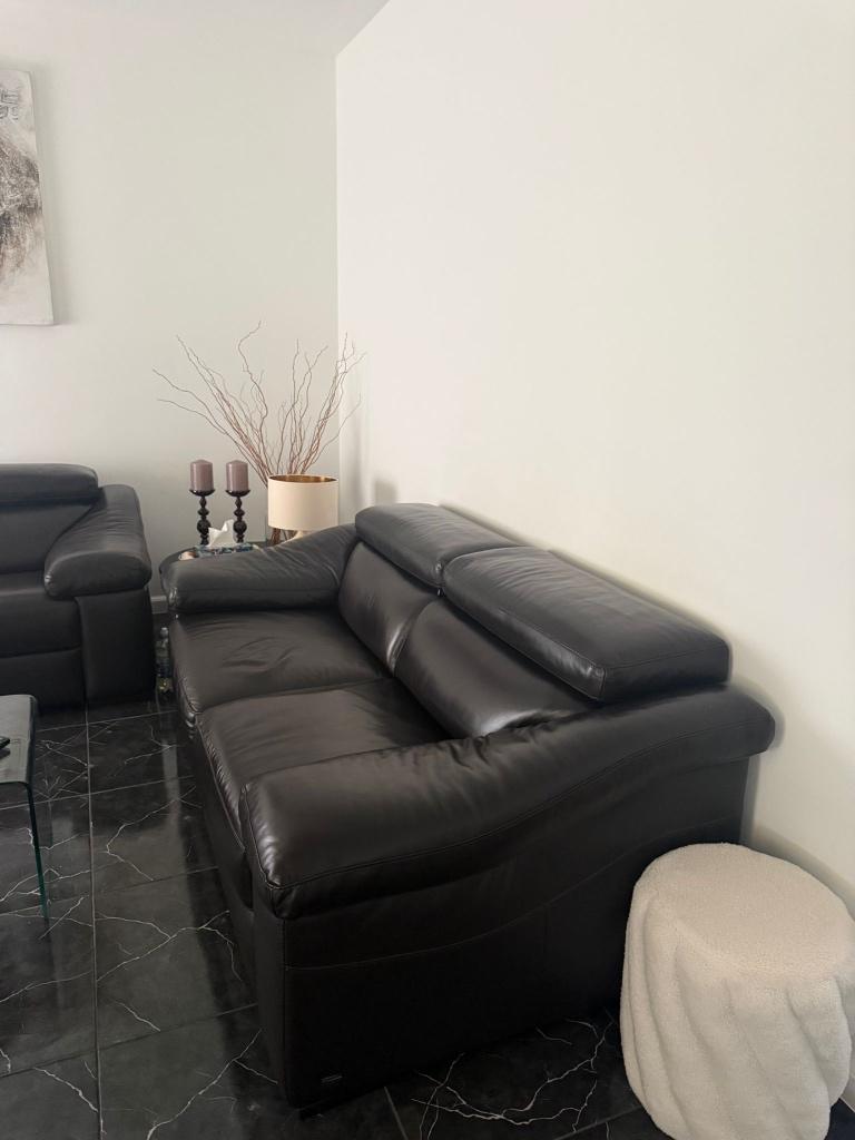 Lederen relax zetel te koop (2stuks voor €2500), 100 à 125 cm, 250 à 300 cm, Quatre personnes ou plus, Banc droit