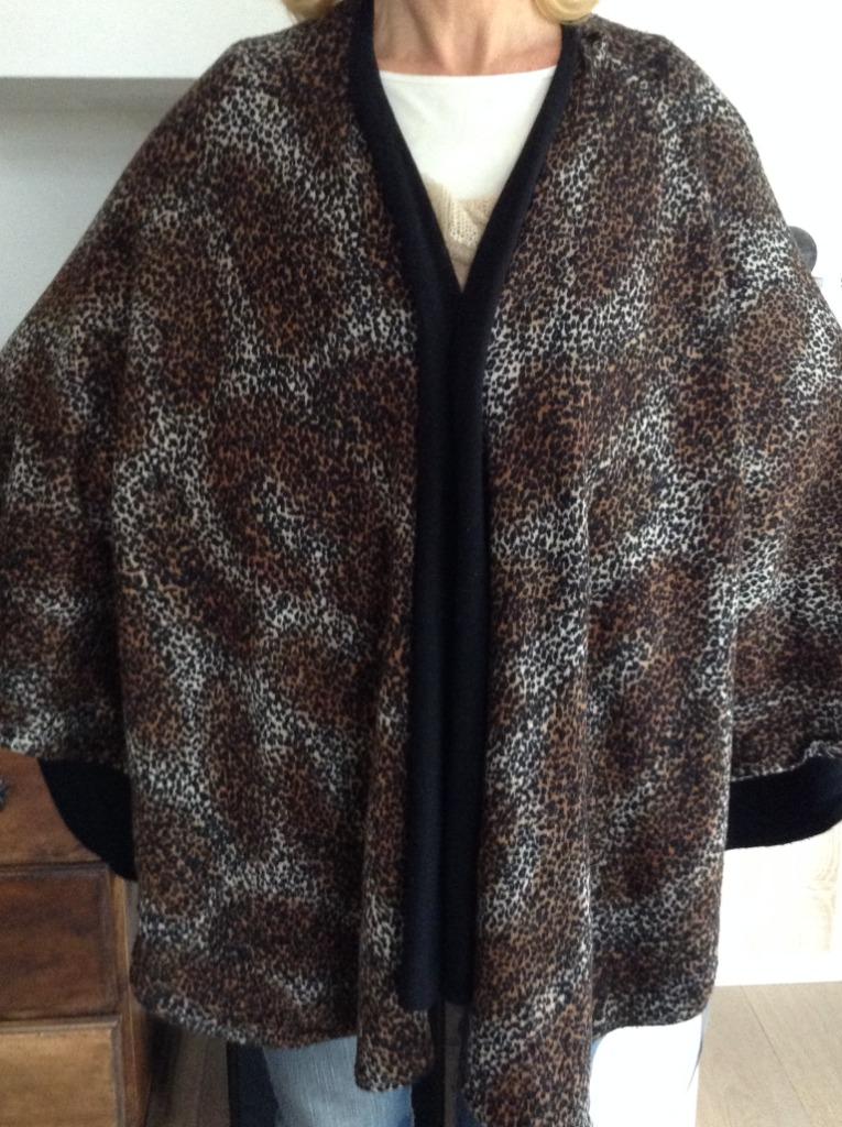 Leopard cape, Ophalen of Verzenden, Gedragen, Maat 38/40 (M), Zwart