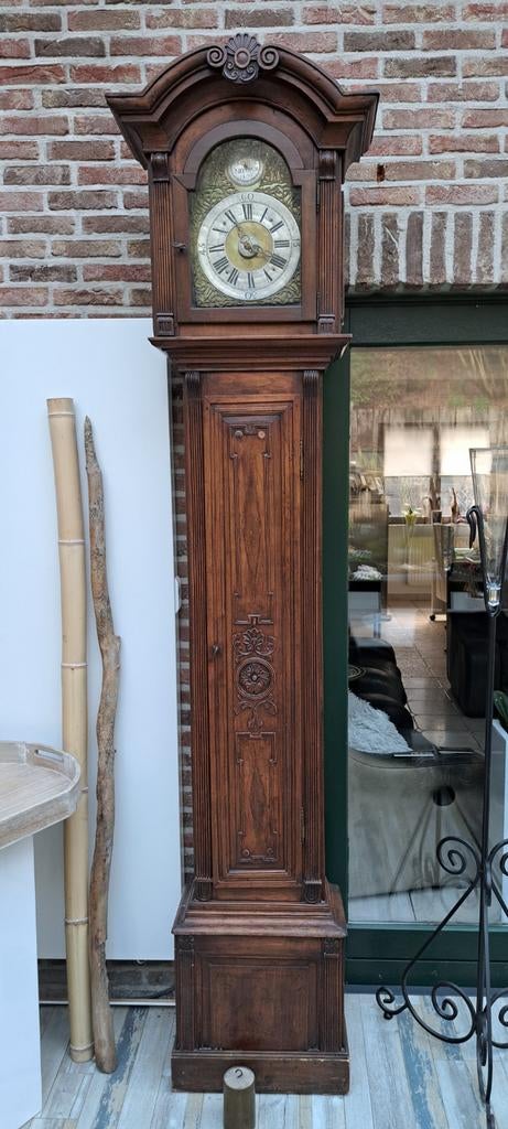 Horloge ancienne, Enlèvement