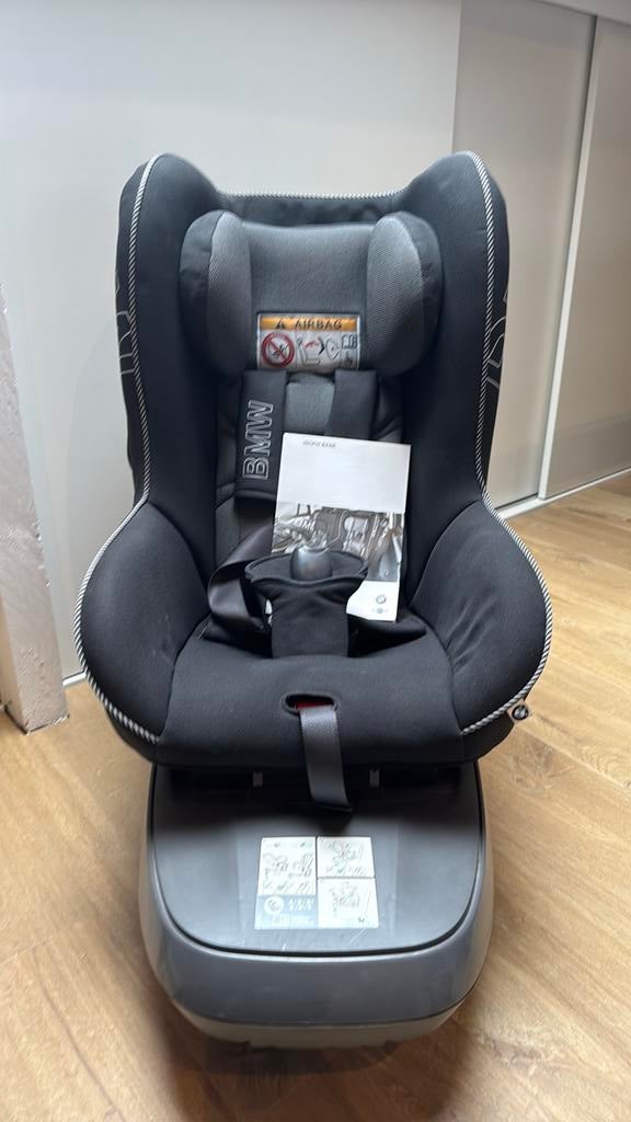 BMW autostoel met isofix base, 0 t/m 18 kg, Zo goed als nieuw, Isofix, Ophalen