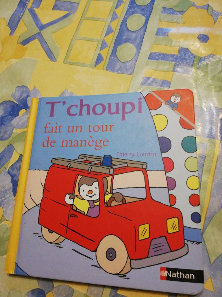 T'choupi fait un tour de manège., Livres, Enlèvement ou Envoi, Comme neuf