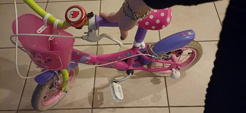 Velo petite fille 4/5ans avec petites roues, Enlèvement, Utilisé, 16 à 20 pouces