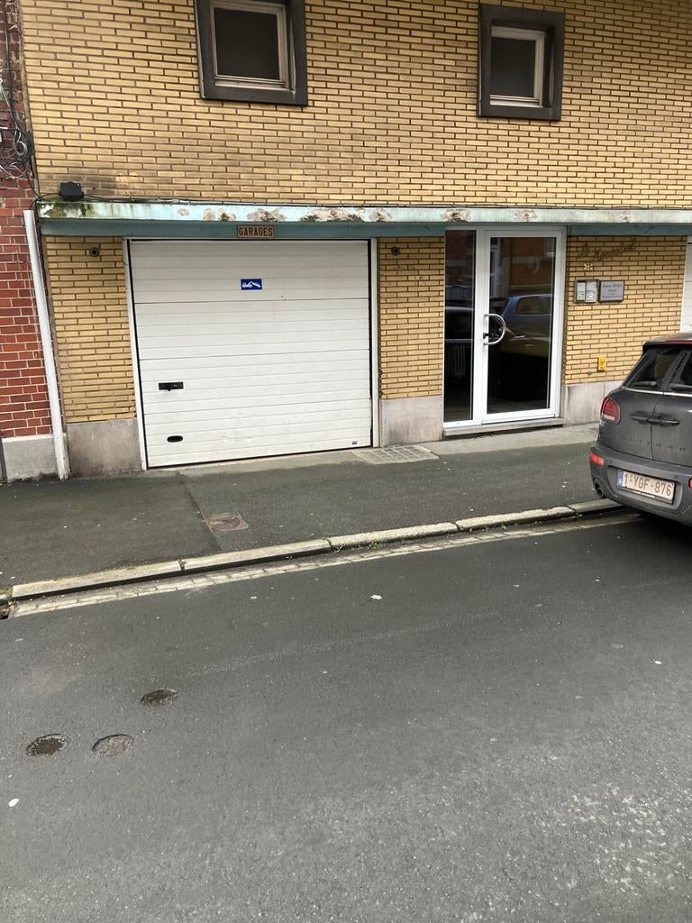 Emplacement de parking à louer, Immo, Charleroi