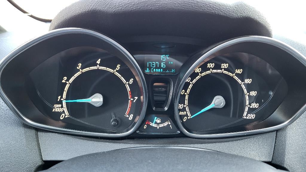 Ford Fiesta 1.2 Benzine Euro 5 van 2015 met 173.000km, Auto's, Voorwielaandrijving, Euro 5, Stof, Electronic Stability Program (ESP)