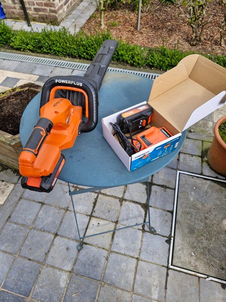 Taille-haie Powerplus, batterie, Jardin & Terrasse, Taille-haies, Enlèvement, Batterie