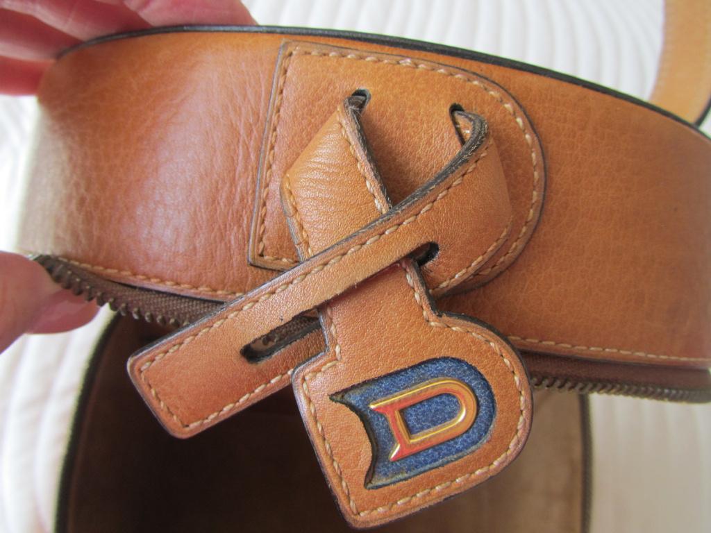 DELVAUX Rare sac boite fauve siglé, Bijoux, Sacs & Beauté, Sacs | Sacs Femme, Envoi