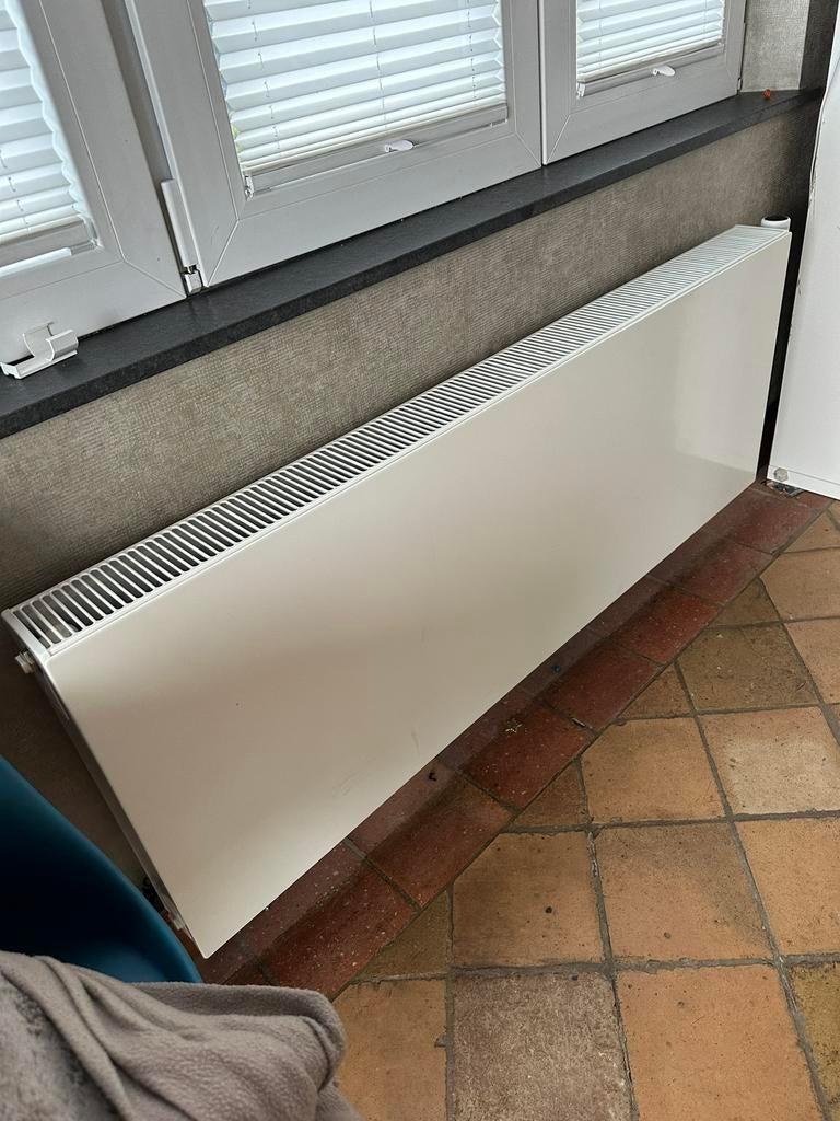 Radiateur Longueur 135 cm, Enlèvement, Comme neuf, Radiateur