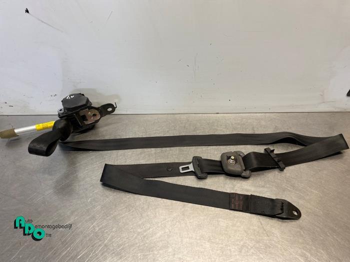 Ceinture de sécurité avant gauche d'un Nissan Terrano (Ter, Autos : Pièces & Accessoires, -, 3 mois de garantie, Utilisé, -