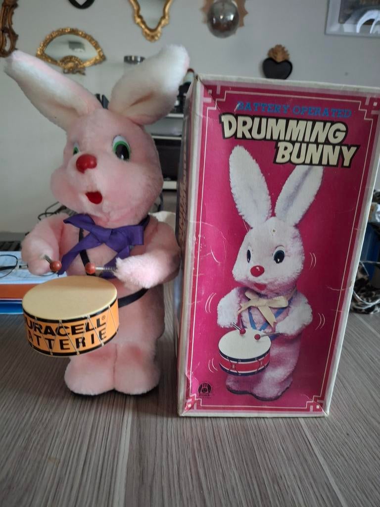 Drumming bunny Lapin Duracell tambour, Antiquités & Art, Enlèvement