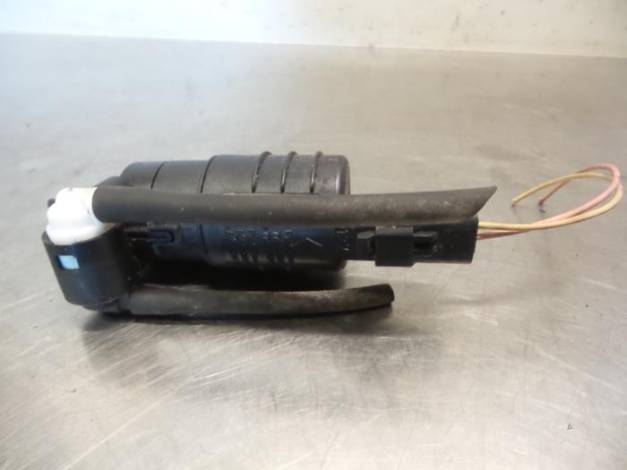 Ruitensproeierpomp voor van een Renault Clio (Clio 2 98-), Auto-onderdelen, Ruiten en Toebehoren, Renault, Gebruikt, 3 maanden garantie