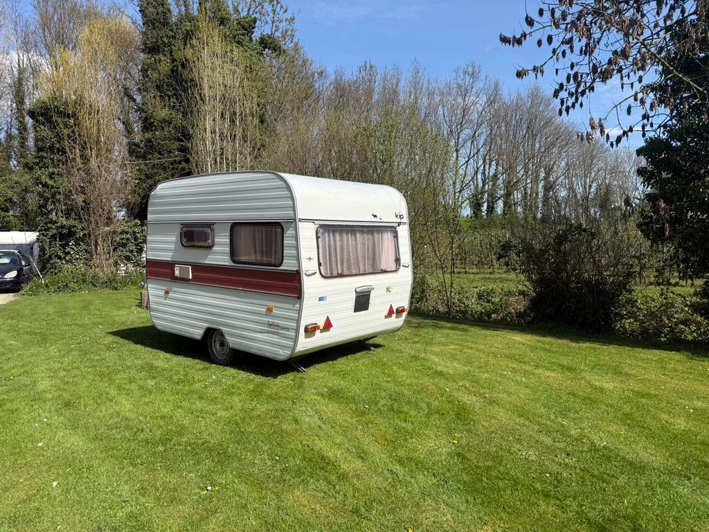 Caravan vintage kip Touring max 750 kg, Caravanes & Camping, Kip, Particulier, Réfrigérateur, Lit fixe