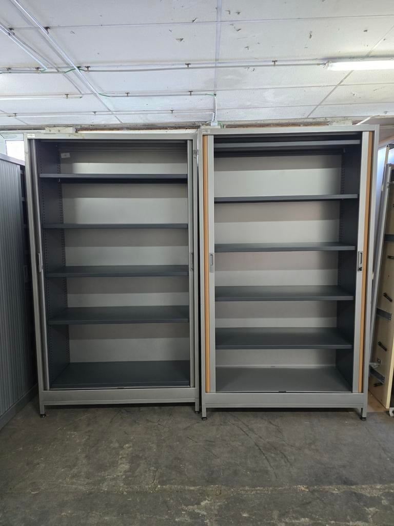 Armoire métallique professionnelle porte coulissante 205x120, Enlèvement ou Envoi, Comme neuf, 100 à 150 cm, 200 cm ou plus