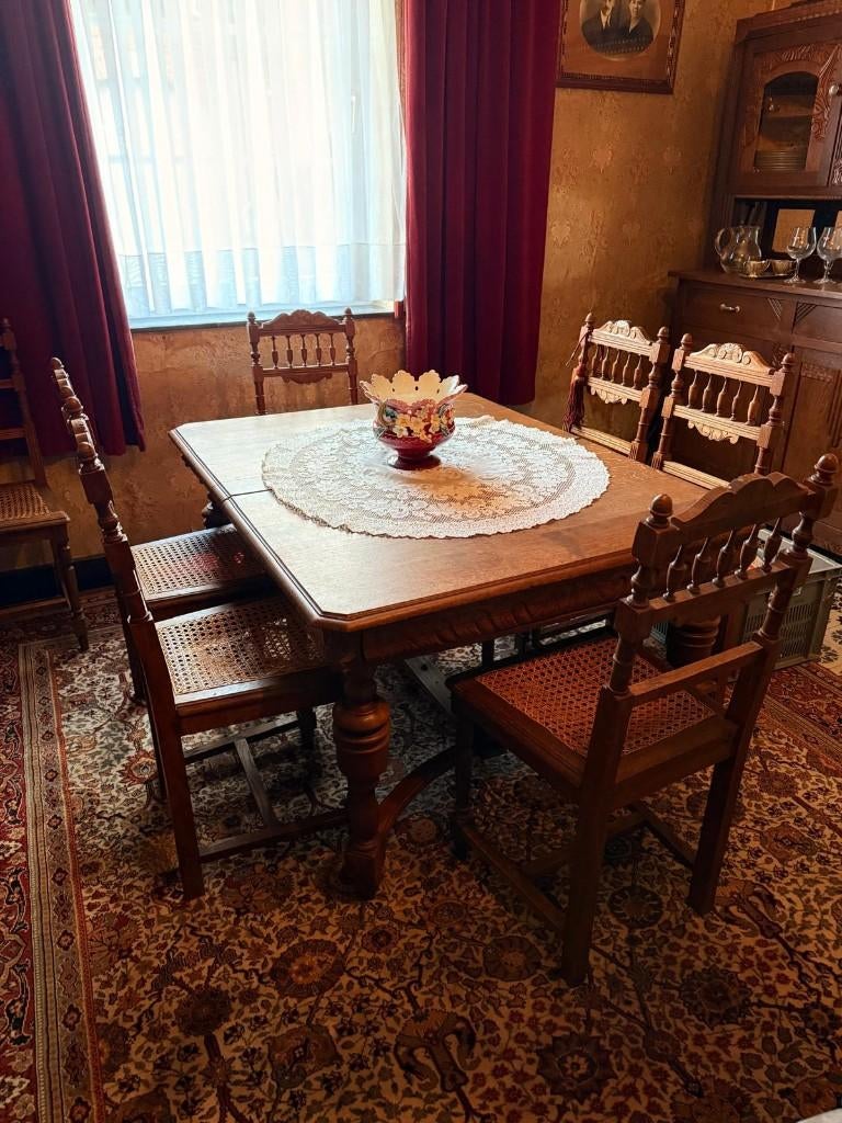 Antieke eiken eettafel met rieten stoelen, Ophalen