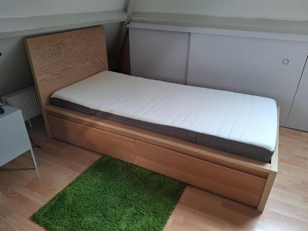 Eenpersoonsbed + beddenbodem + matras, Huis en Inrichting, Slaapkamer | Bedden, Ophalen, 90 cm, Eenpersoons, Zo goed als nieuw