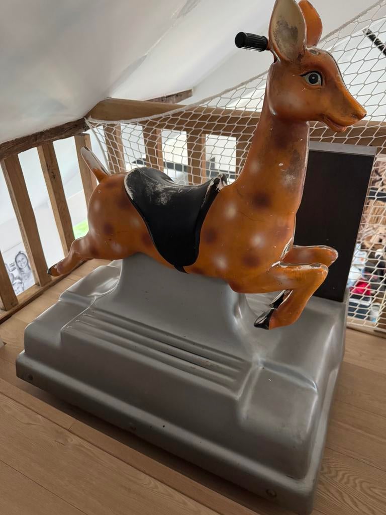 Unieke Vintage "Kiddie Ride" - Elektrisch Hert / Ree (Jaren, Ophalen