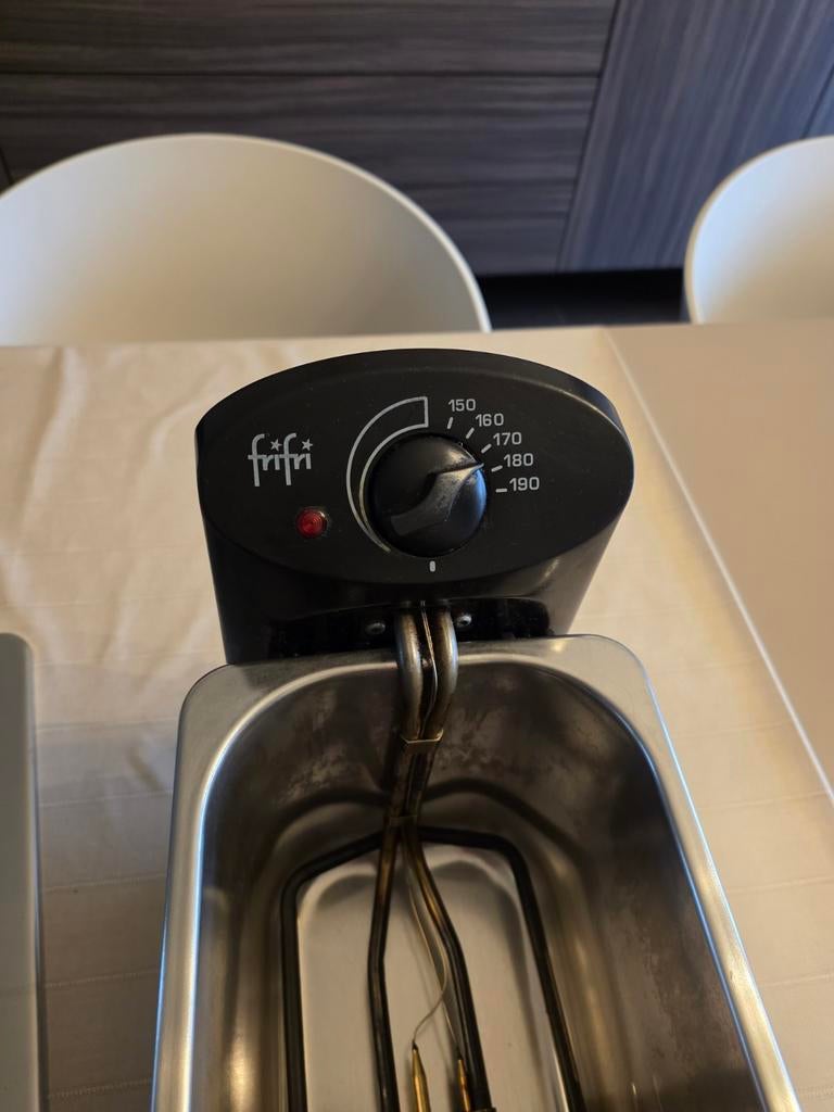 Frietpot fri fri ., 2 tot 3 liter, Ophalen, Zo goed als nieuw, Uitneembare binnenpan