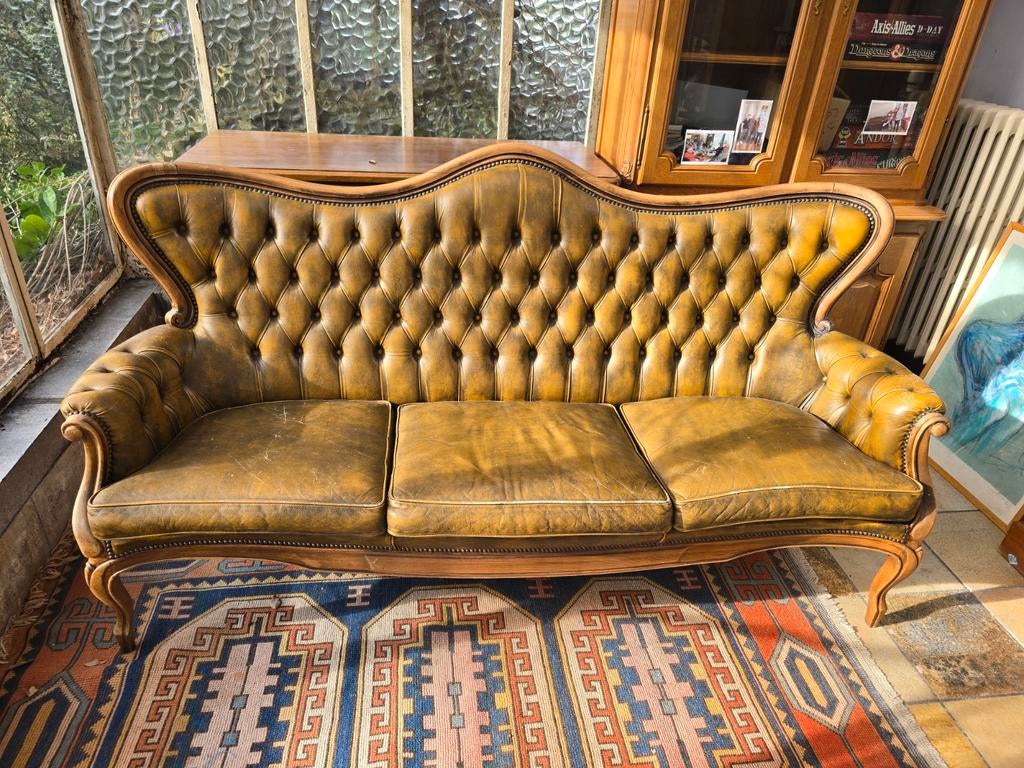 Magnifique divan Style Chesterfield cuir parfait état., Maison & Meubles, Canapés | Salons, Chesterfield, Enlèvement, Utilisé