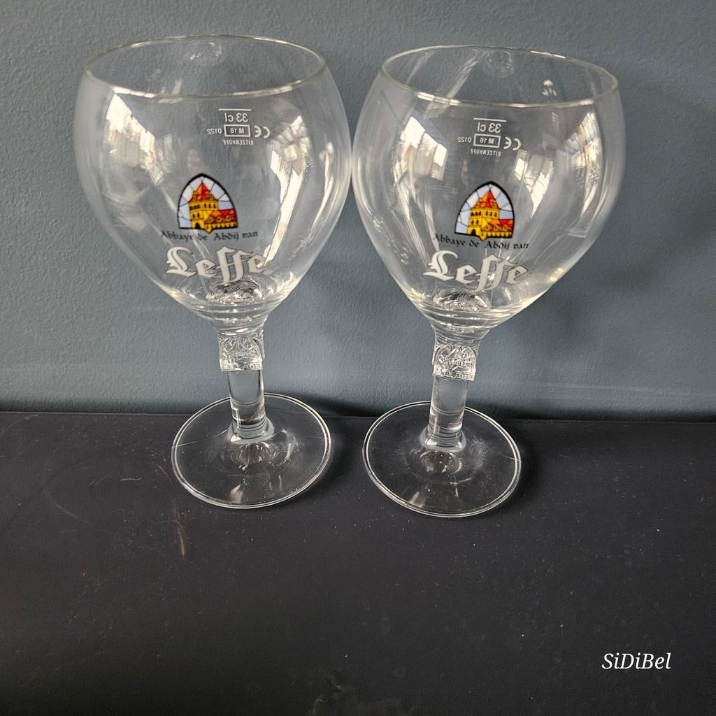 Leffe glazen, collector's item, met embleem in de voet, Verzamelen, Ophalen