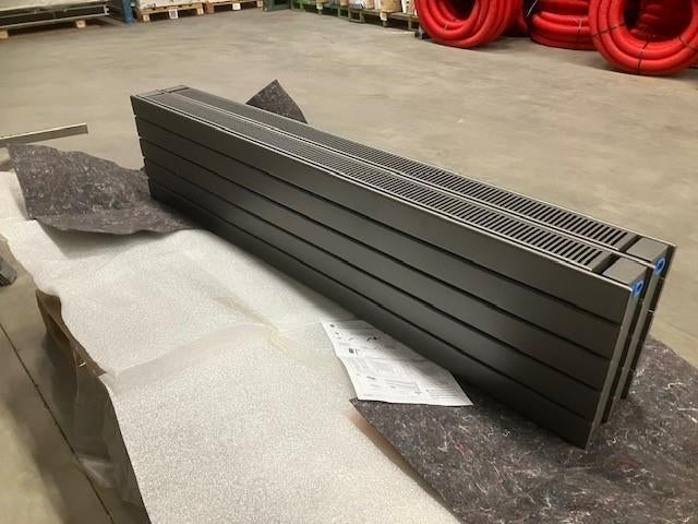 226. Decor Radiator Jaga konvektco1400x310 grijs, Enlèvement, Neuf