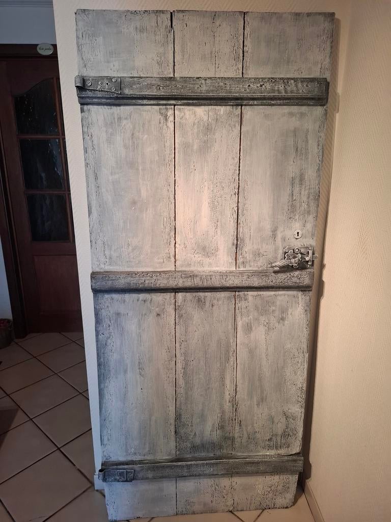 Porte ancienne restaurée, Enlèvement