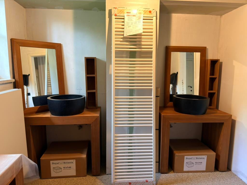 Massief houten badkamermeubel set met natuurstenen waskommen, Huis en Inrichting, Badkamer | Badkamermeubels, Ophalen, Zo goed als nieuw