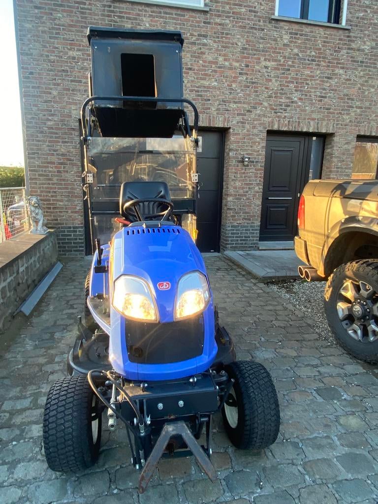 Iseki avec moteur diesel de 26 ch et débit élevé, Enlèvement, Utilisé, Démarrage électrique, 120 cm ou plus