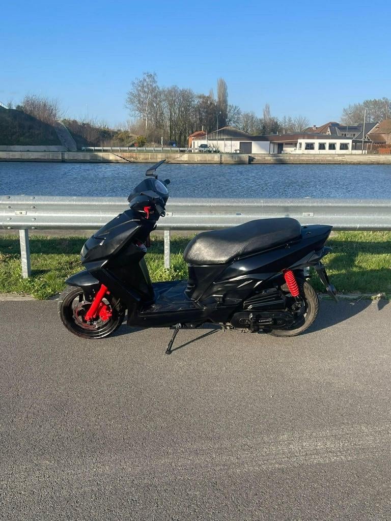 Scooter a klasse Sym Orbit 3, Vélos & Vélomoteurs, Scooters | SYM, Comme neuf, Enlèvement, Classe A (25 km/h), Essence