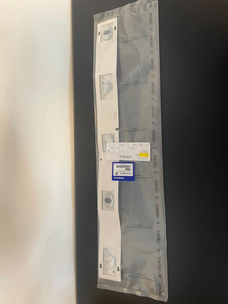 Volvo embleem/letters v40/xc40/xc60..... 31213612, -, -, Nieuw, Ophalen of Verzenden