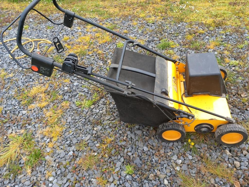 Aérateur de pelouse en très bon état. Utilisé  2x, Jardin & Terrasse, Utilisé, Électrique, Fleurelle